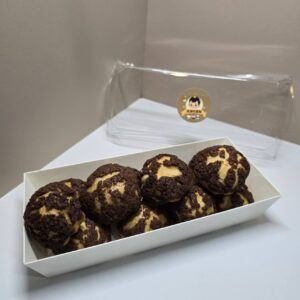 一口冰心脆皮泡芙 (巧克力)